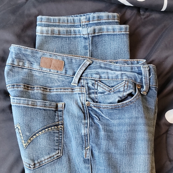 Vanity Jeans - Picture 3 of 4